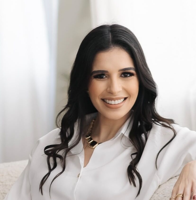 Dra. Gabriela Neves de Macedo